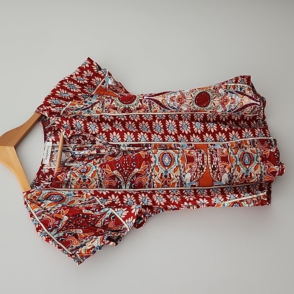 Short Sleeve Blouse with V neck and tie. Mid west pattern.